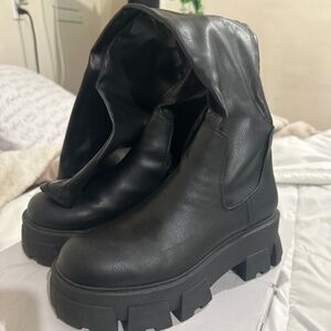 Aldo Platform Chelsea boots